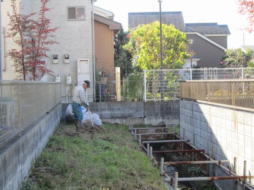 鎌倉パスタ駐車場脇