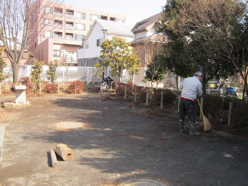 鎌倉パスタ駐車場脇