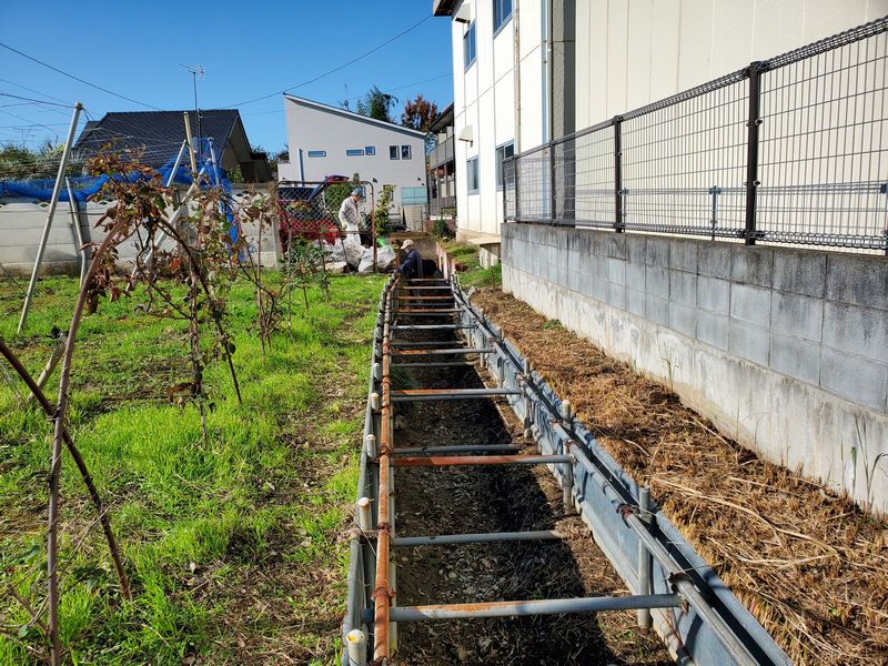 アゼリア駐車場脇