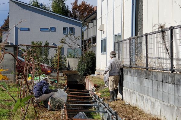 アゼリア駐車場